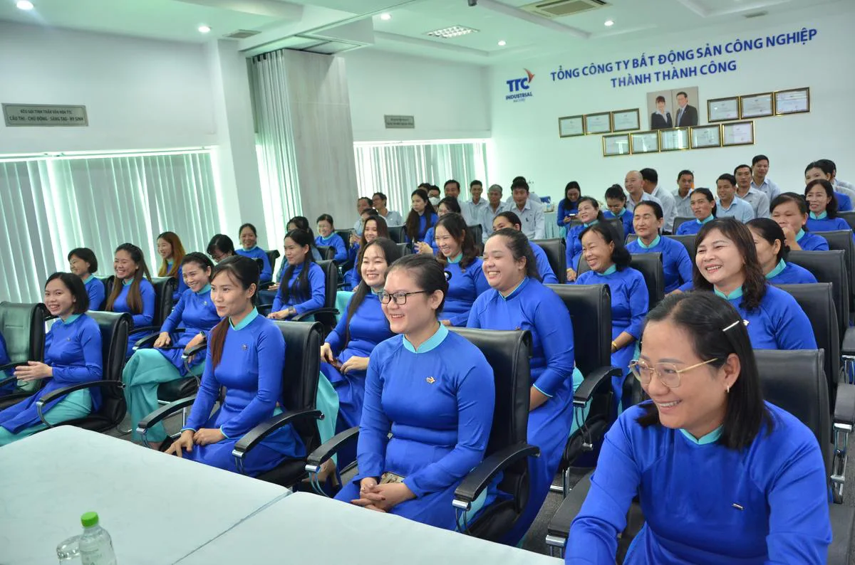 ẤM ÁP KHÔNG KHÍ CHÀO MỪNG NGÀY PHỤ NỮ VIỆT NAM 20/10 - Công Ty CP Khu Công Nghiệp Thành Thành Công (TTC IZ) ẤM ÁP KHÔNG KHÍ CHÀO MỪNG NGÀY PHỤ NỮ VIỆT NAM 20/10 - Công Ty CP Khu Công Nghiệp Thành Thành Công (TTC IZ)