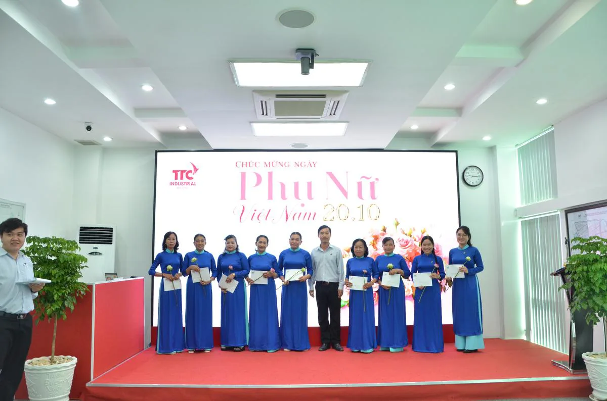 ẤM ÁP KHÔNG KHÍ CHÀO MỪNG NGÀY PHỤ NỮ VIỆT NAM 20/10 - Công Ty CP Khu Công Nghiệp Thành Thành Công (TTC IZ) ẤM ÁP KHÔNG KHÍ CHÀO MỪNG NGÀY PHỤ NỮ VIỆT NAM 20/10 - Công Ty CP Khu Công Nghiệp Thành Thành Công (TTC IZ)