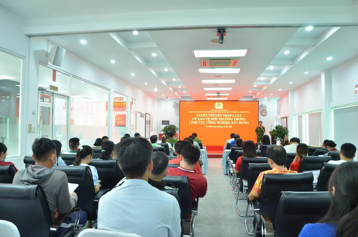 TTC IZ tổ chức tuyên truyền pháp luật về bảo vệ môi trường trong lĩnh vực công nghiệp và xây dựng