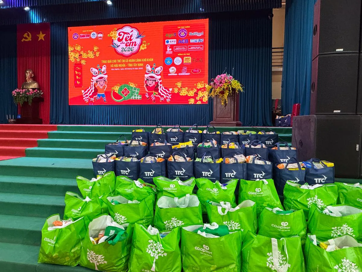TTC IZ mang niềm vui đến với học sinh vượt khó tại tỉnh Tây Ninh - Công Ty CP Khu Công Nghiệp Thành Thành Công (TTC IZ)