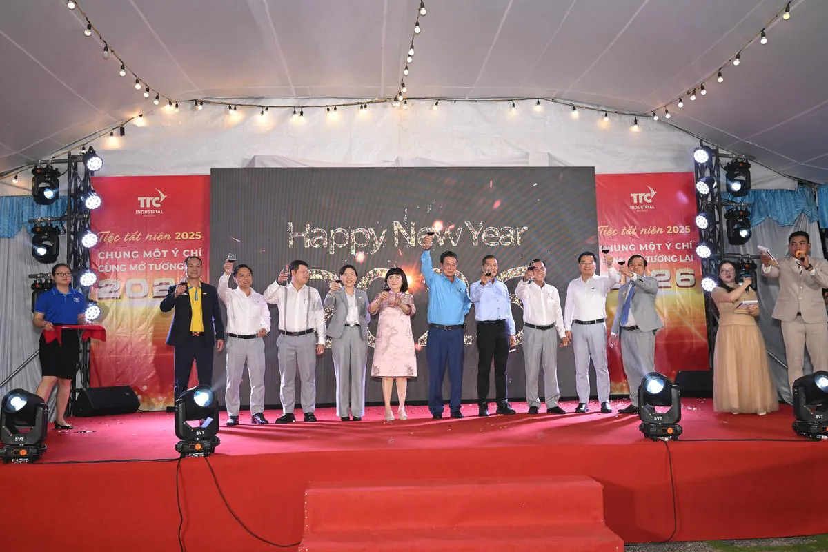 Tiệc Tất niên TTC IZ 2025 – Chung một ý chí, cùng mở tương lai - Công Ty CP Khu Công Nghiệp Thành Thành Công (TTC IZ)