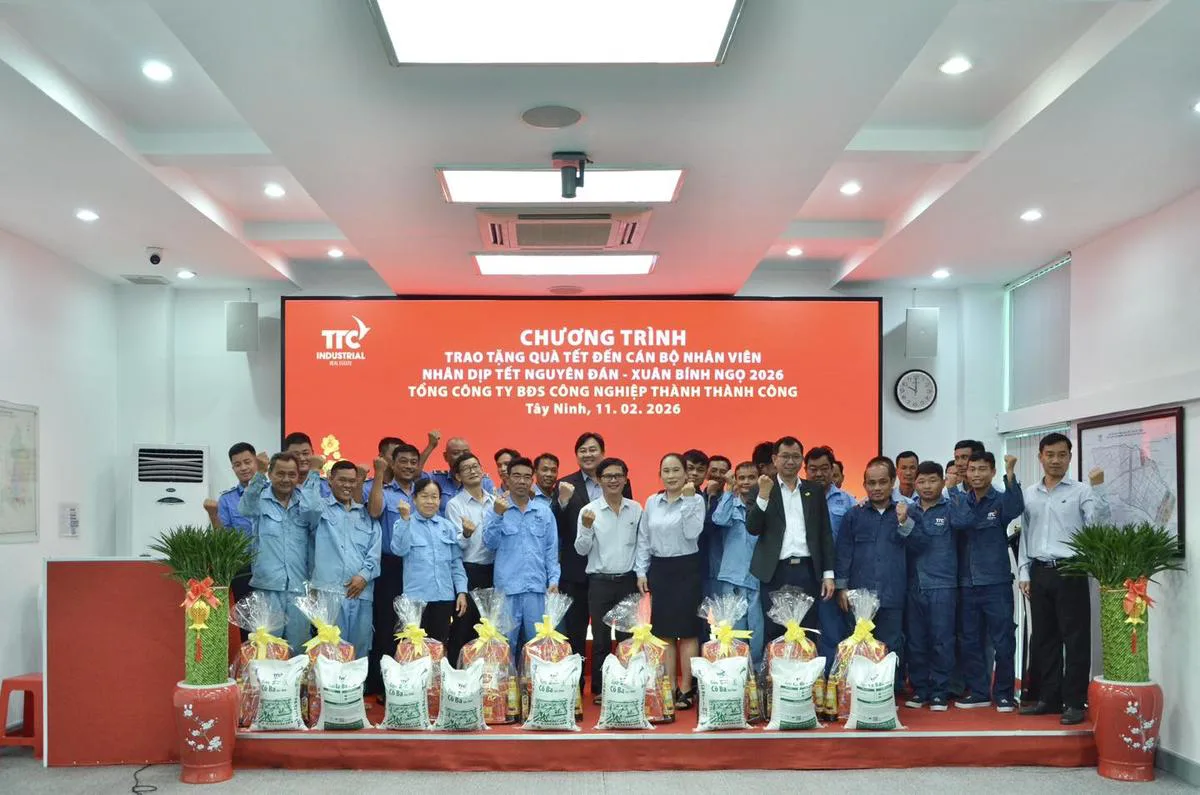 Tết sẻ chia – Xuân gắn kết cùng TTC IZ