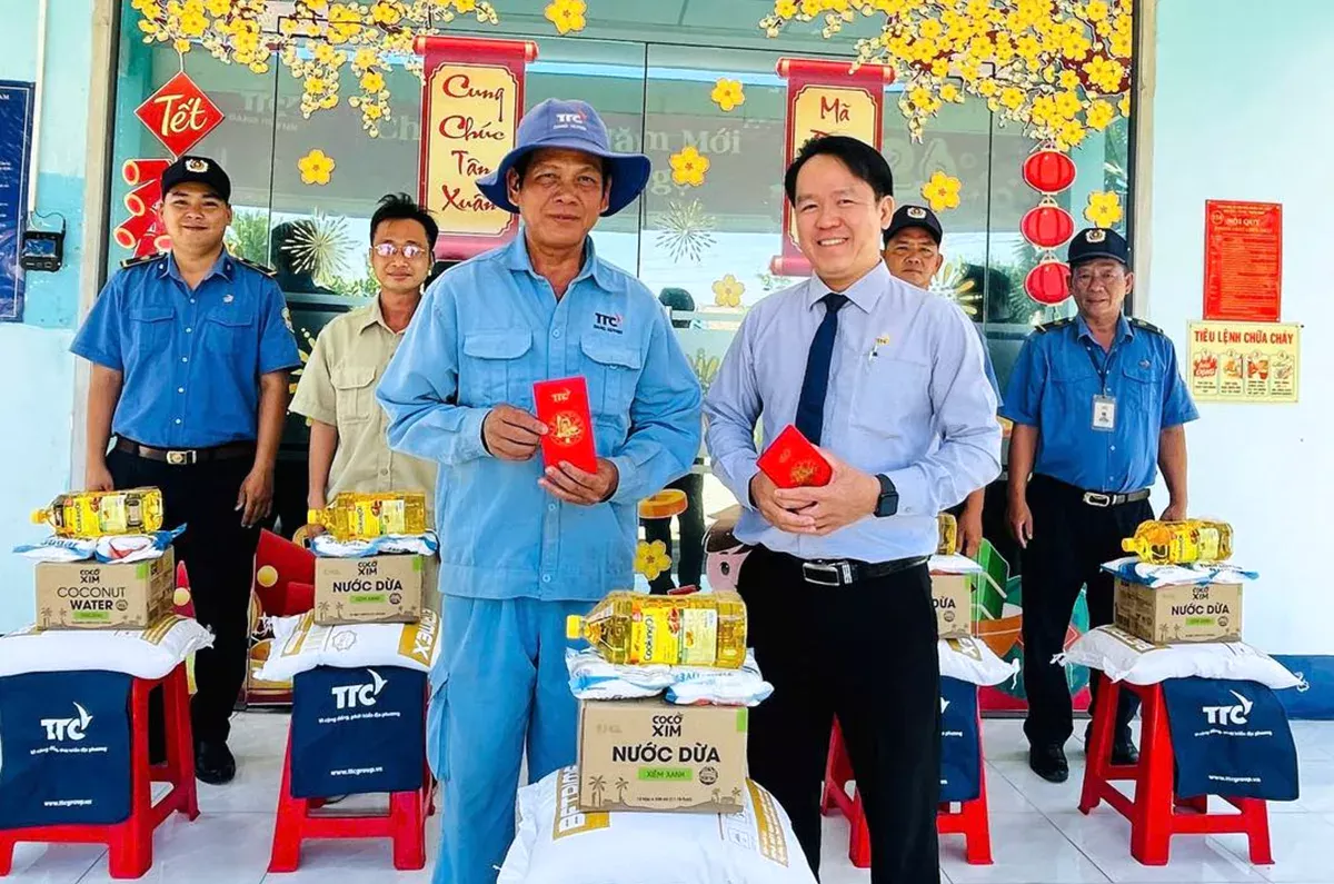 Tết sẻ chia - Xuân gắn kết cùng TTC IZ - Công Ty CP Khu Công Nghiệp Thành Thành Công (TTC IZ) Tết sẻ chia - Xuân gắn kết cùng TTC IZ - Công Ty CP Khu Công Nghiệp Thành Thành Công (TTC IZ)