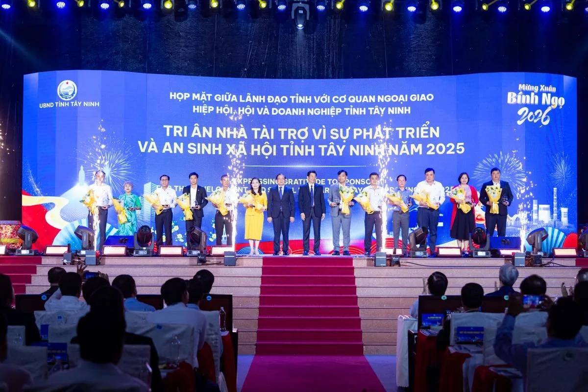 TTC IZ – Doanh nghiệp được Lãnh đạo tỉnh tri ân vì những đóng góp nổi bậc cho an sinh xã hội - Công Ty CP Khu Công Nghiệp Thành Thành Công (TTC IZ)