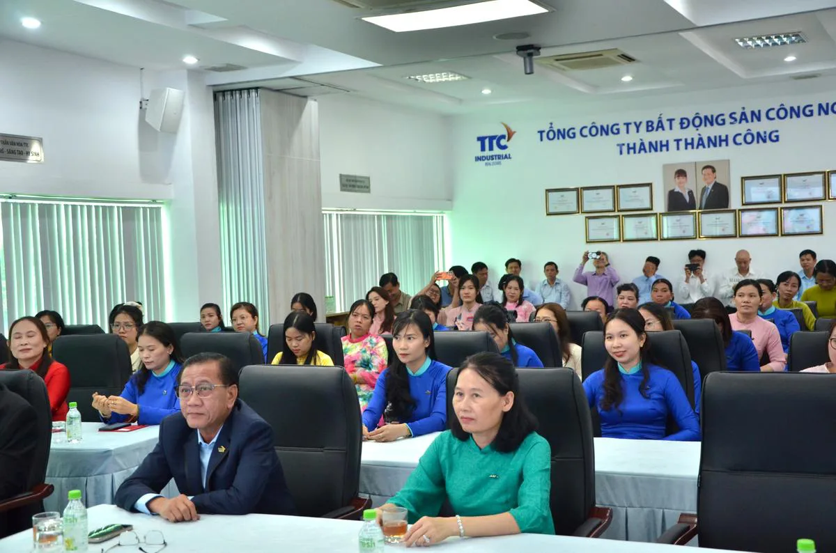 08/3 tại TTC IZ – Khi sự trân trọng trở thành nét đẹp văn hóa
