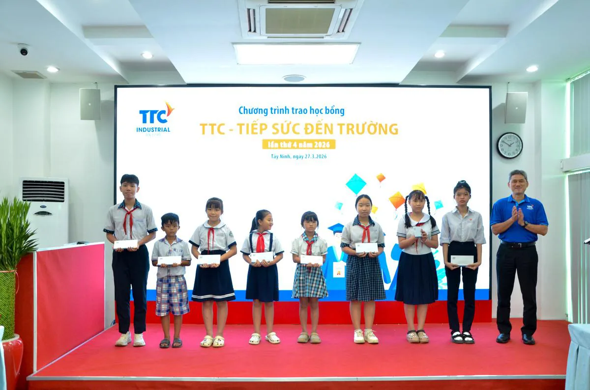 TTC IZ tiếp tục hành trình “Tiếp sức đến trường” lần 4 năm 2026 - Công Ty CP Khu Công Nghiệp Thành Thành Công (TTC IZ)
