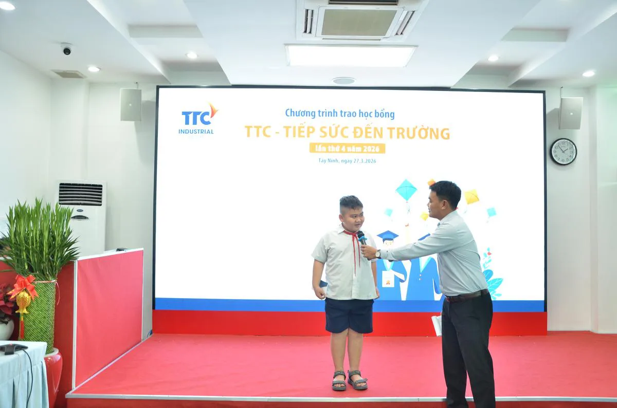TTC IZ tiếp tục hành trình “Tiếp sức đến trường” lần 4 năm 2026 - Công Ty CP Khu Công Nghiệp Thành Thành Công (TTC IZ)