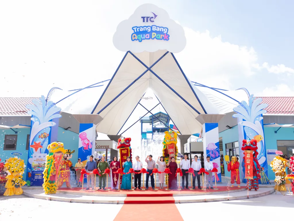 TTC IZ khánh thành công viên nước quy mô bậc nhất Trảng Bàng - Công Ty CP Khu Công Nghiệp Thành Thành Công (TTC IZ) TTC IZ khánh thành công viên nước quy mô bậc nhất Trảng Bàng - Công Ty CP Khu Công Nghiệp Thành Thành Công (TTC IZ)