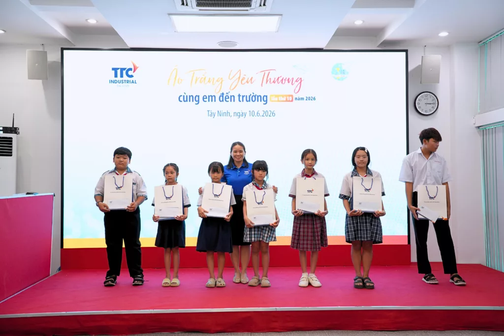 “Áo trắng yêu thương – Cùng em đến trường” năm 2026 - Hành trình 10 năm lan tỏa giá trị cộng đồng - Công Ty CP Khu Công Nghiệp Thành Thành Công (TTC IZ)
