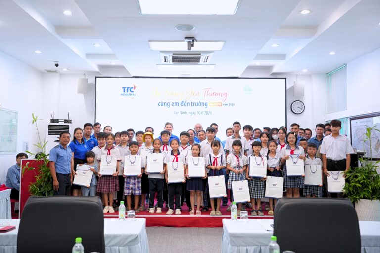 “Áo trắng yêu thương – Cùng em đến trường” năm 2026 - Hành trình 10 năm lan tỏa giá trị cộng đồng - Công Ty CP Khu Công Nghiệp Thành Thành Công (TTC IZ)