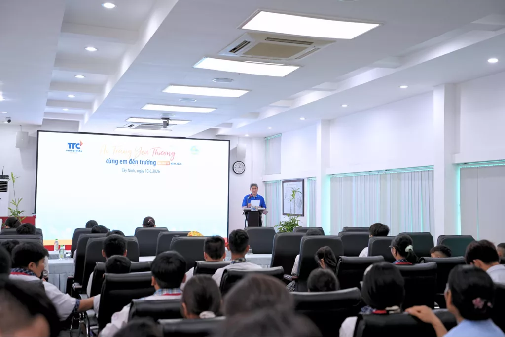 “Áo trắng yêu thương – Cùng em đến trường” năm 2026 - Hành trình 10 năm lan tỏa giá trị cộng đồng - Công Ty CP Khu Công Nghiệp Thành Thành Công (TTC IZ)