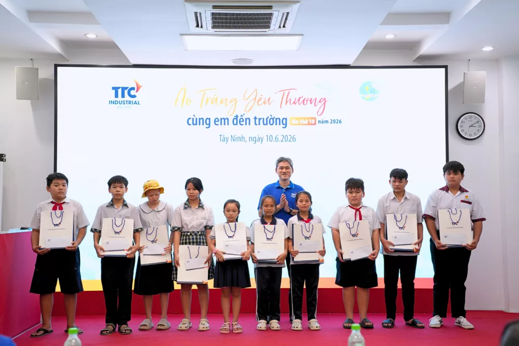 “Áo trắng yêu thương – Cùng em đến trường” năm 2026 - Hành trình 10 năm lan tỏa giá trị cộng đồng - Công Ty CP Khu Công Nghiệp Thành Thành Công (TTC IZ)