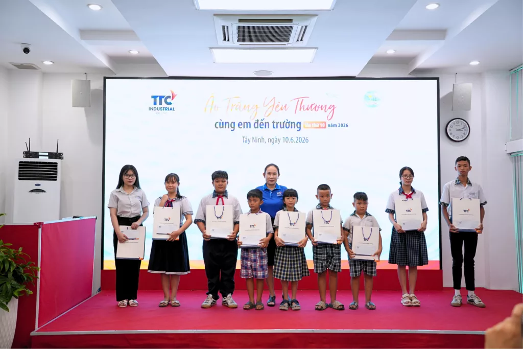 “Áo trắng yêu thương – Cùng em đến trường” năm 2026 - Hành trình 10 năm lan tỏa giá trị cộng đồng - Công Ty CP Khu Công Nghiệp Thành Thành Công (TTC IZ)